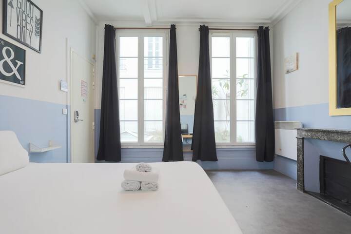 Room 3 of 34