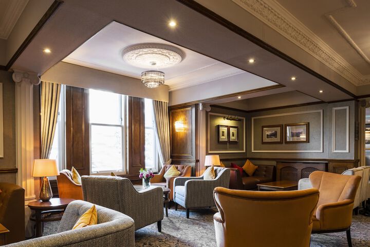 Entrance & Lobby