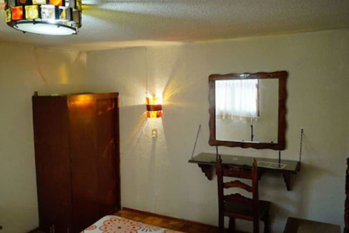 Room 25 of 42