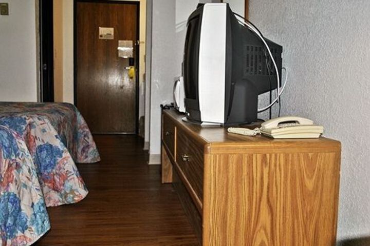 Room 11 of 29