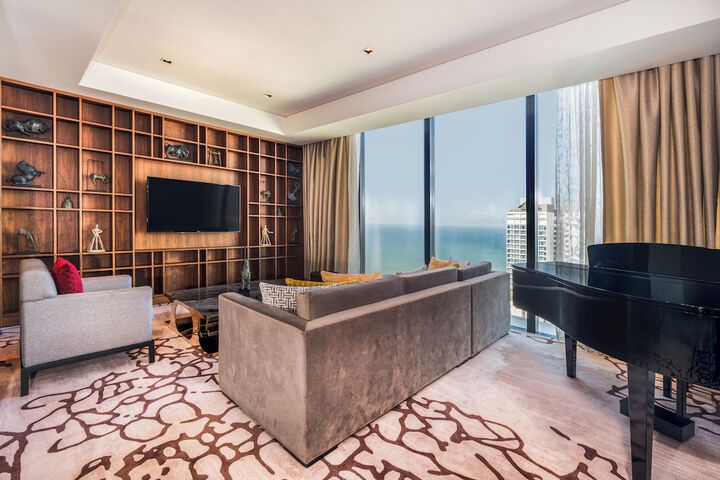 Room 56 of 100