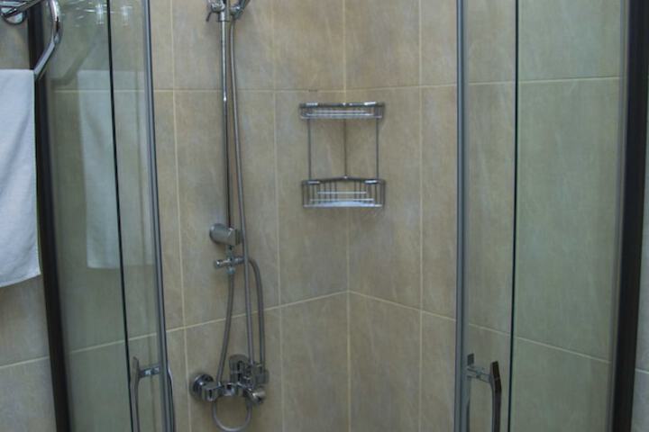 Room 14 of 24
