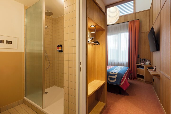 Room 49 of 71
