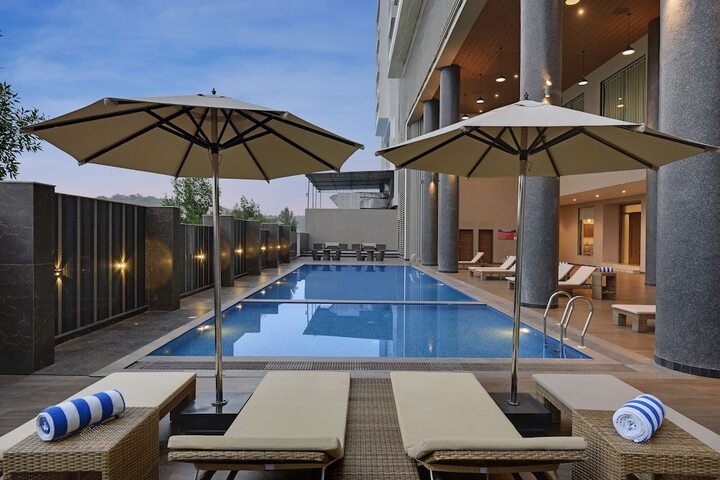 Pool 15 of 31