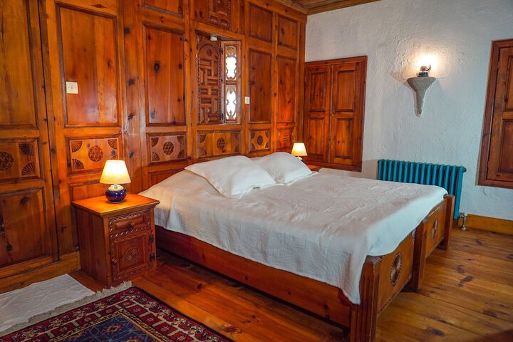 Room 2 of 39