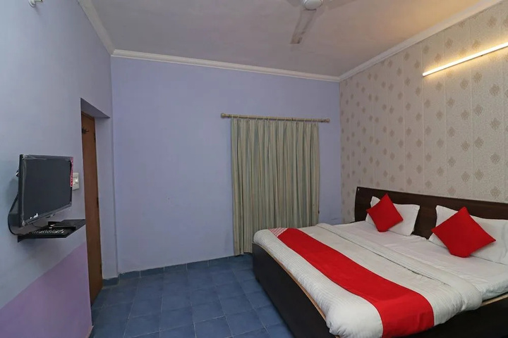 Room 3 of 13