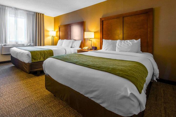 Quadruple Accessible King Size Bed (4 of 5)