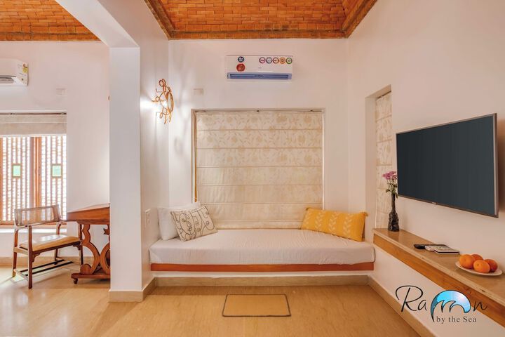 Room 15 of 152