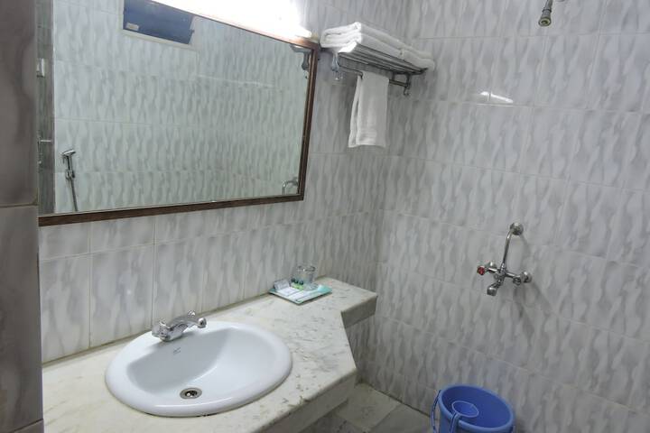 Room 54 of 66