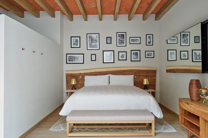 Room 35 of 283