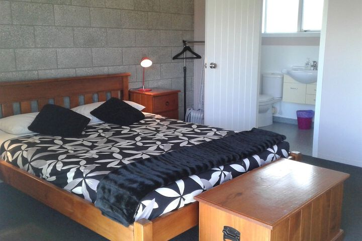 Room 14 of 33