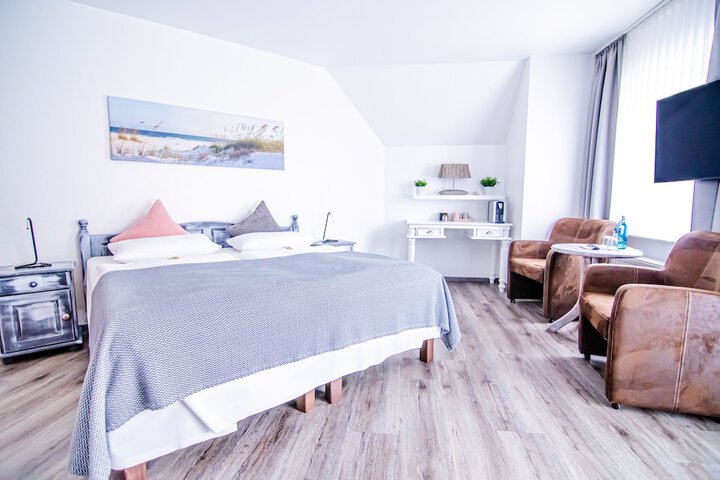 Room 15 of 48