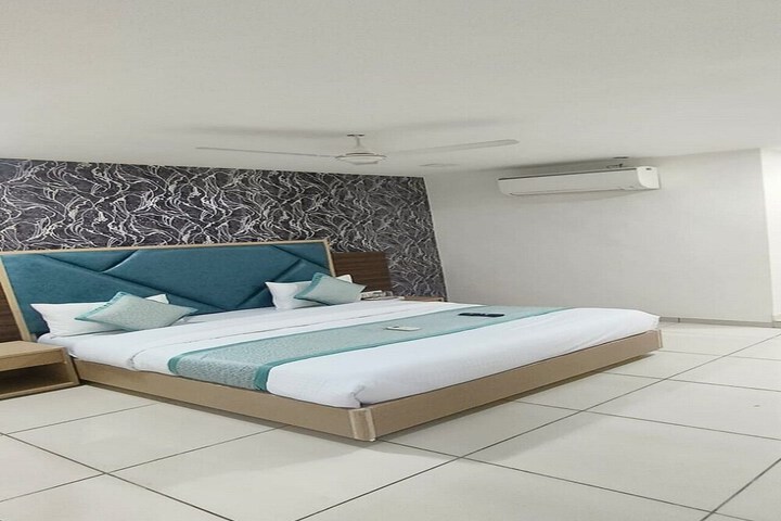 Room 9 of 21