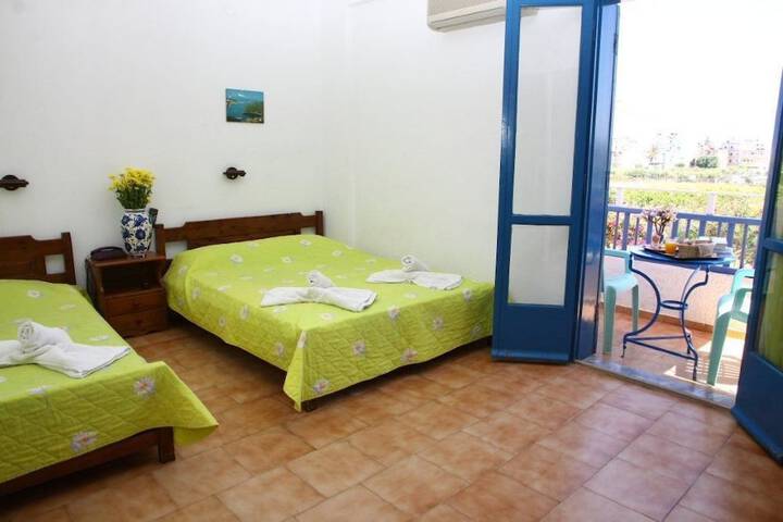 Room 6 of 26