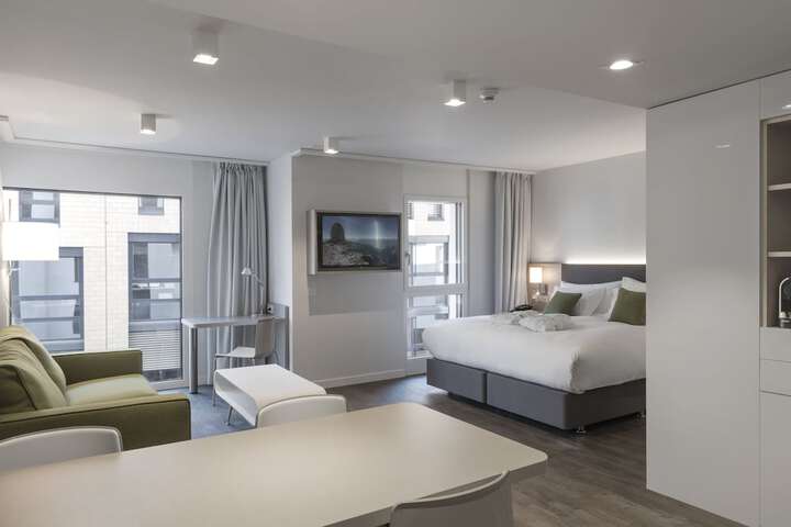 Room 3 of 32