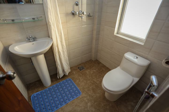 Room 18 of 32