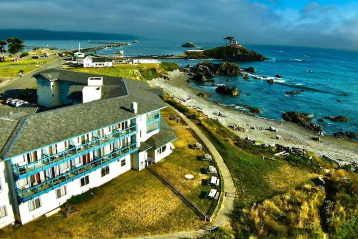 Oceanfront Lodge in Crescent City, CA