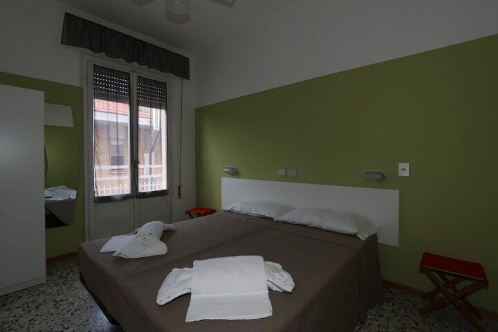 Room 16 of 17