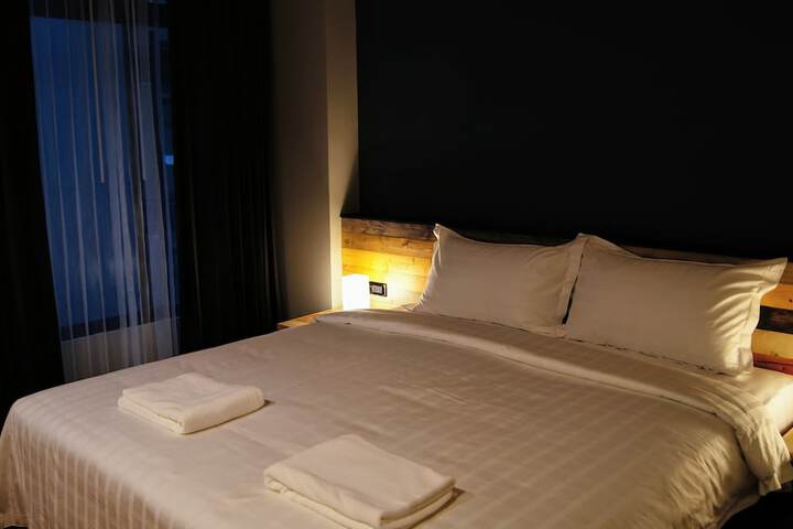 Room 5 of 60