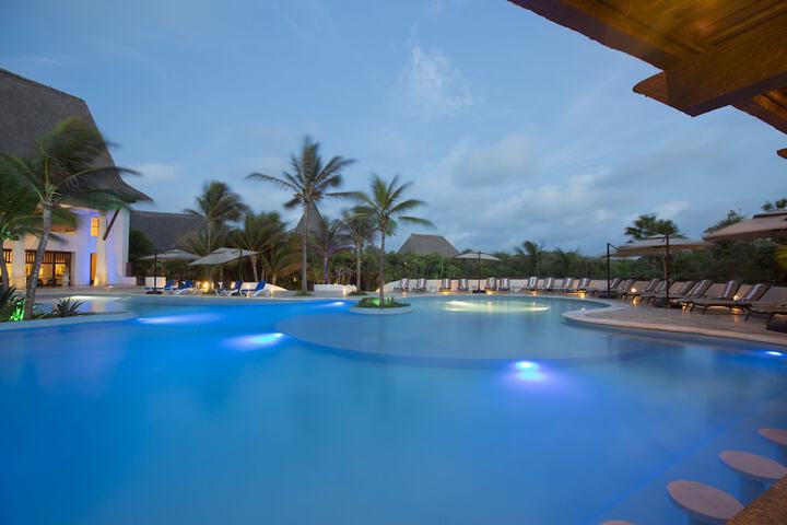 Pool 30 of 79