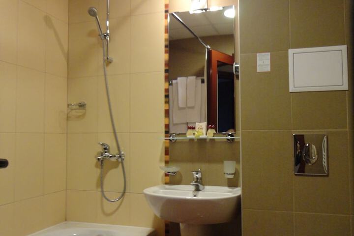 Room 63 of 93