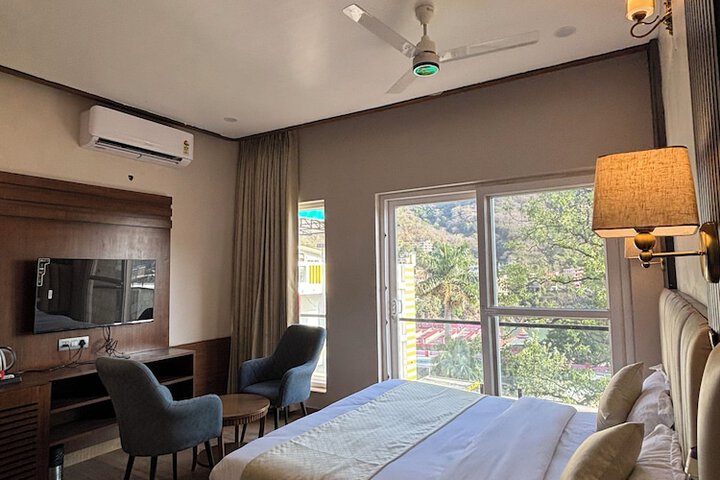 Room 5 of 22