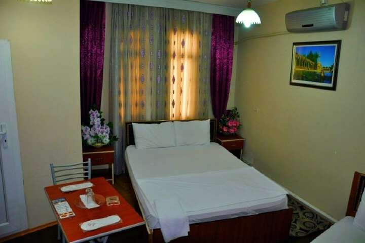 Room 4 of 12