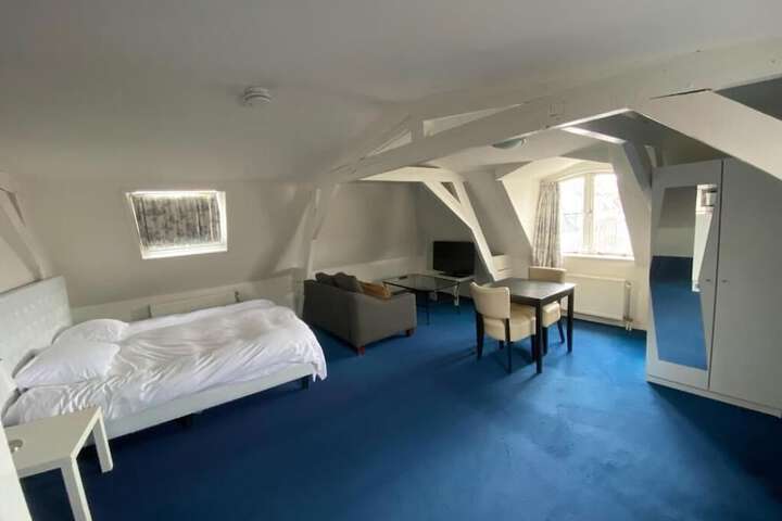Room 14 of 37