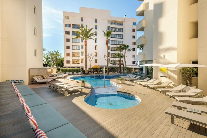 Sundeck 78 of 98