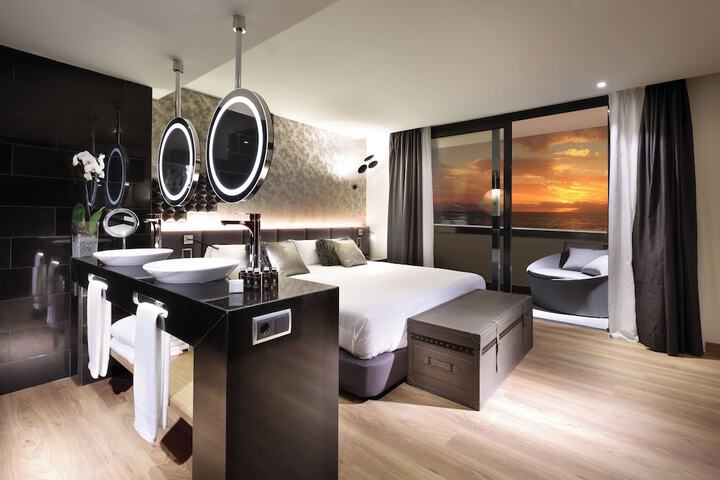 Room 35 of 140