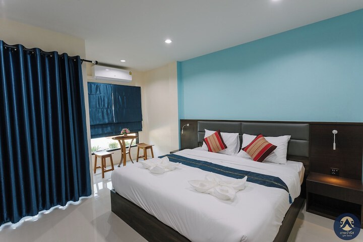 Room 6 of 14