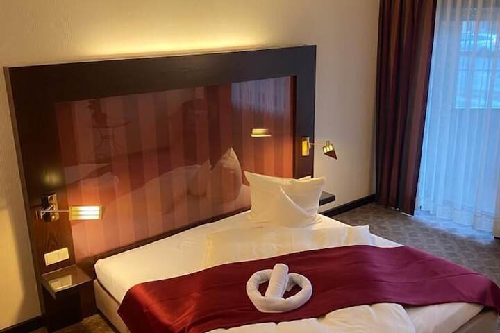 Room 11 of 36