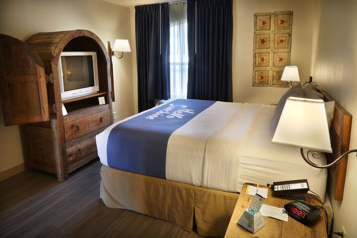 Room 15 of 52