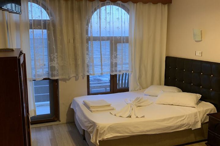 Room 3 of 5