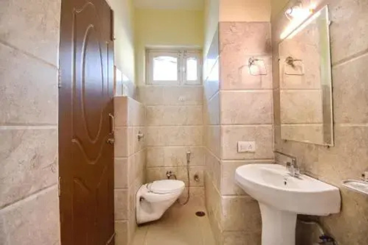 Room 10 of 15