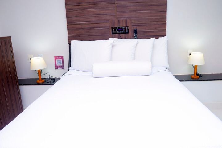 Room 42 of 80