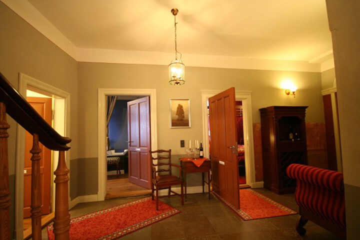 Ballroom/Hall 26 of 30