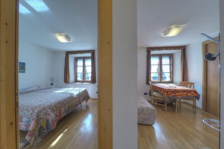 Room 34 of 63