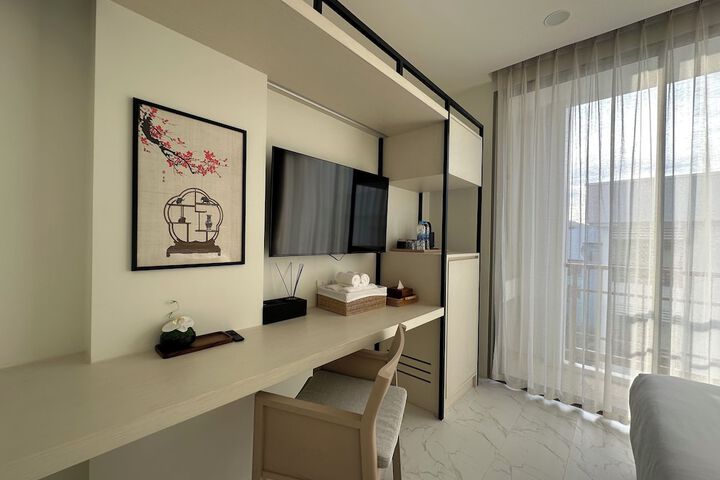 Room 15 of 33