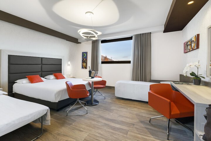 Room 34 of 155