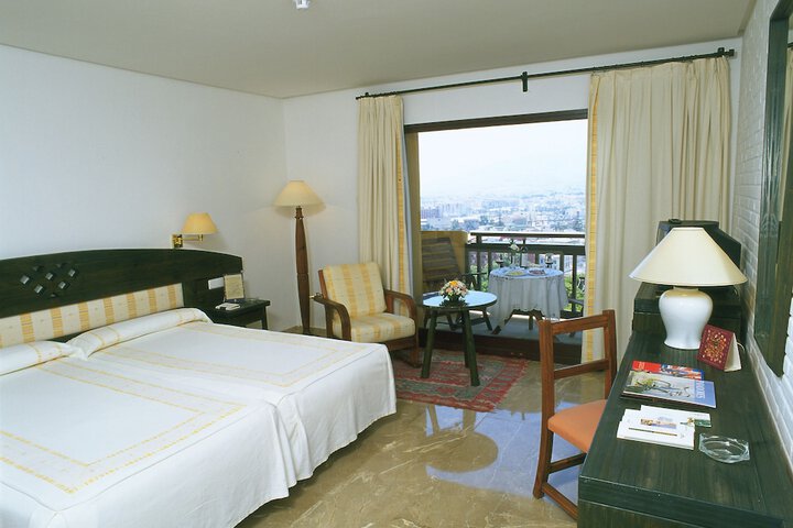 Room 12 of 50