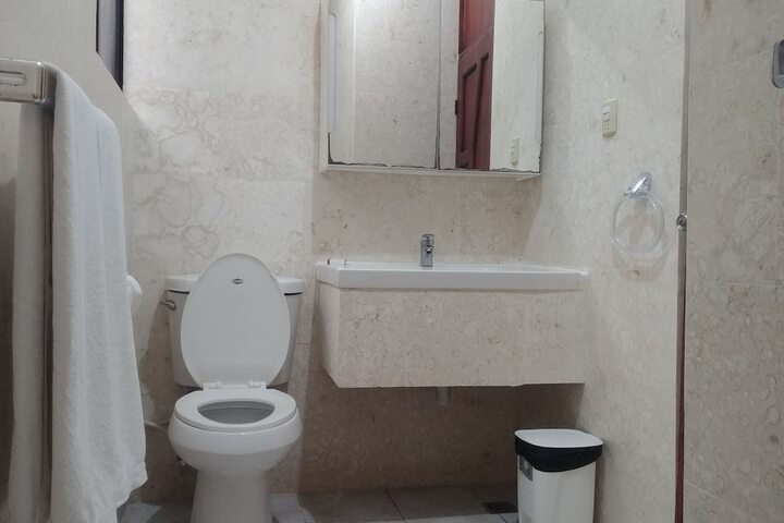 Room 27 of 61