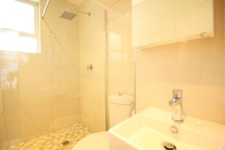 Room 3 of 11
