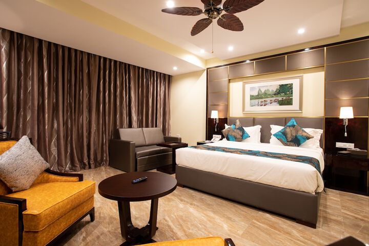 Room 16 of 37