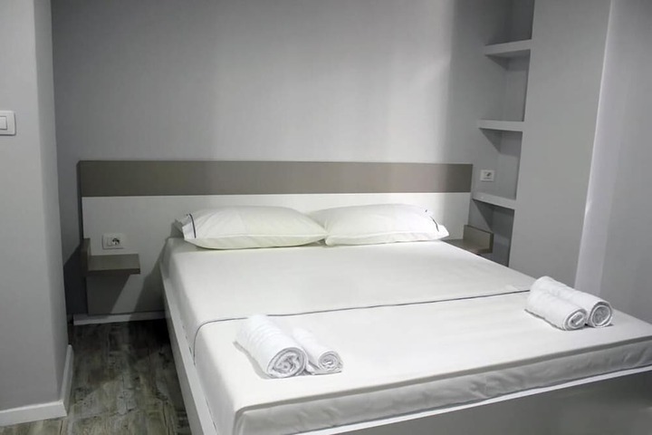 Room 8 of 39