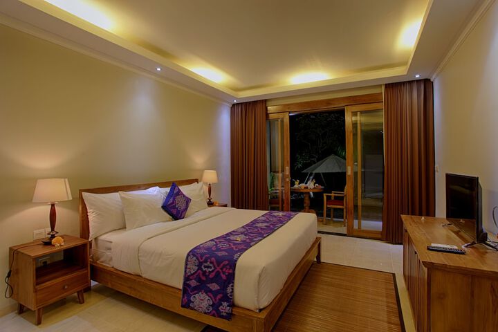 Room 4 of 111