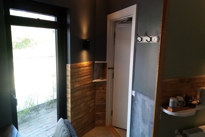 Room 16 of 76