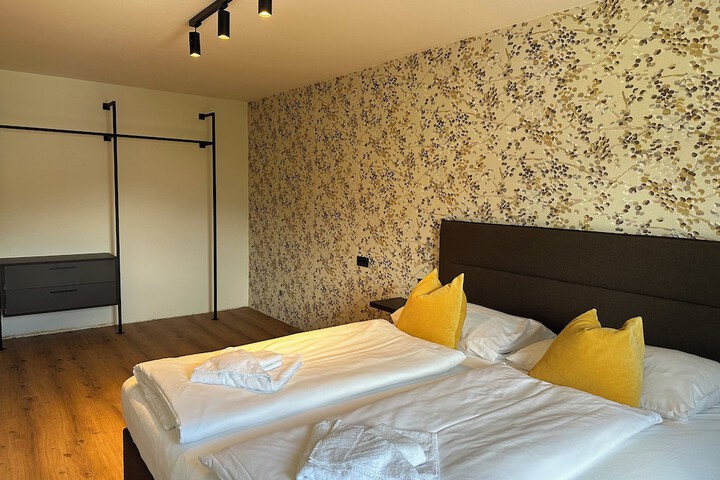 Room 10 of 67