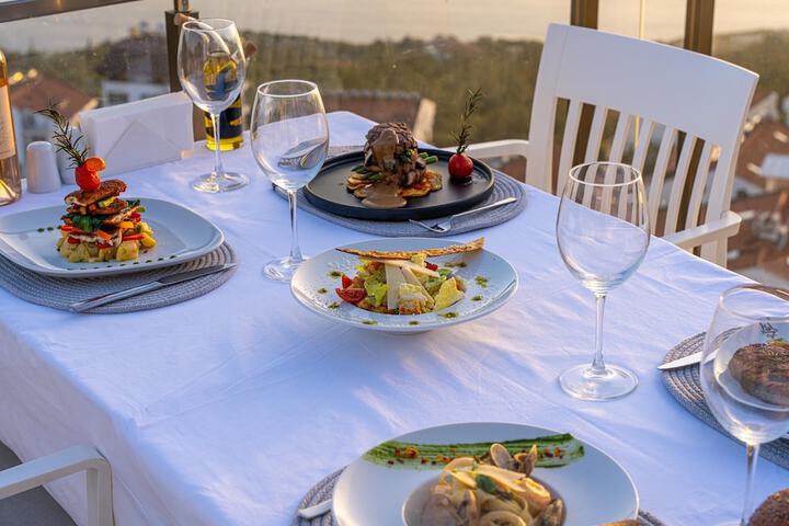 Dining 103 of 128