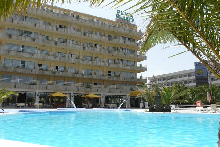 Hotel Pool